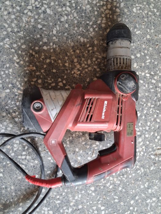 Продавам перфоратор Einhell