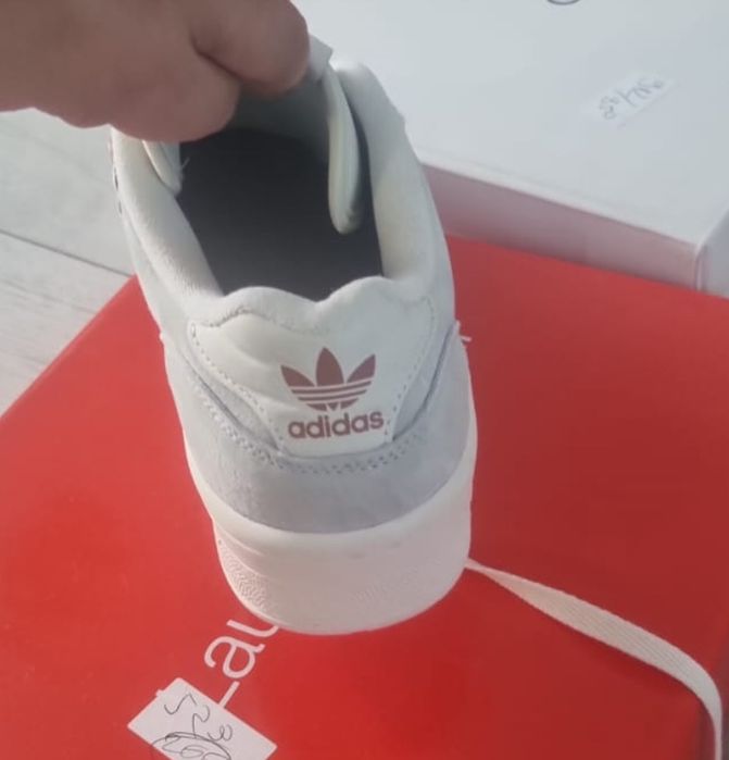 Vand adidasi Adidas Riverly(40) impecabili