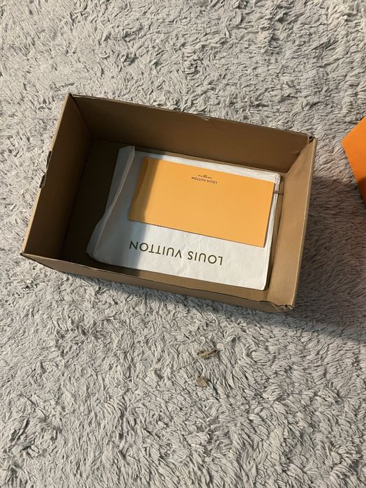 Празна кутия на louis vuitton