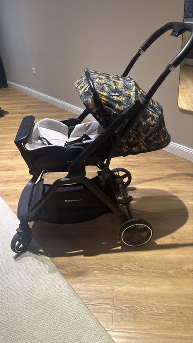 Коляска в хорошем состояний