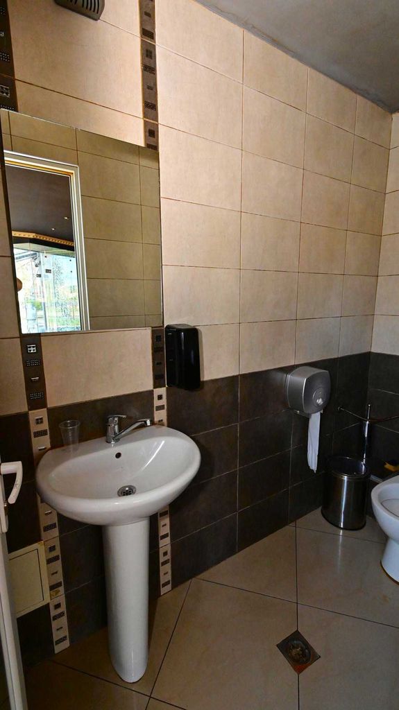Продава се Заведение в Перник, Изток - 140 кв.м за 1411 €/кв.м - Снимка #15