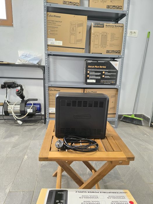 UPS CyberPower VP700ELCD - 700 VA / 390W, ca nou