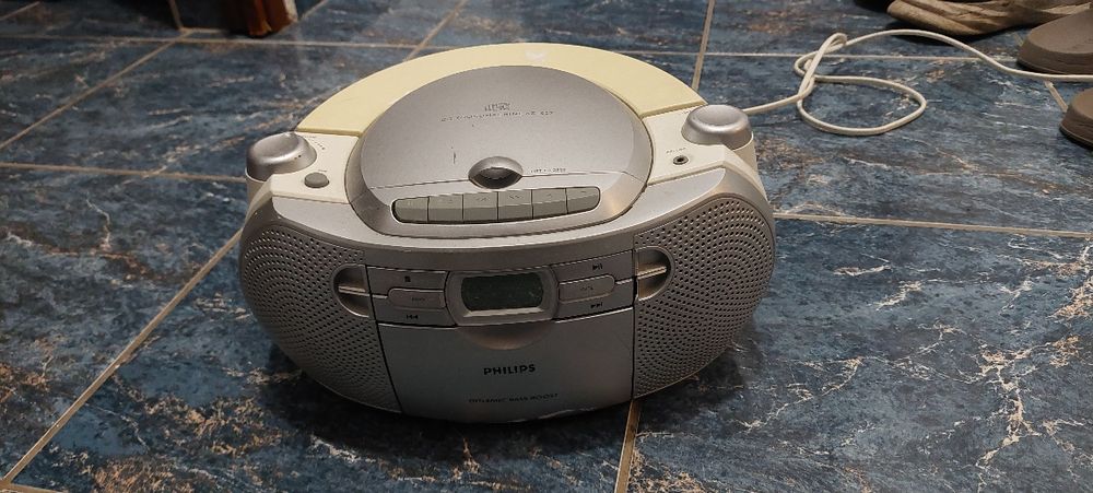 Radio casetofon Philips AZ 1027