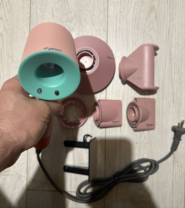 Feonul Dyson cu 5 Accesorii