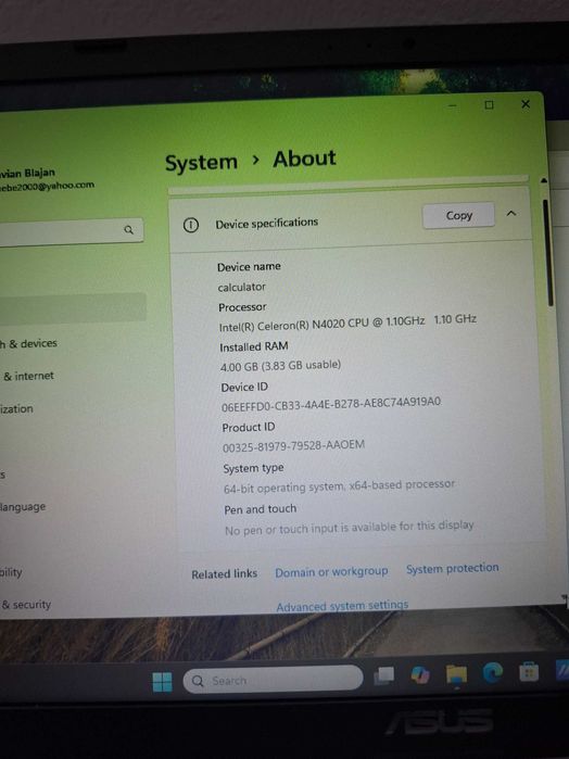 Vand laptop ASUS ,stare foarte buna 10/10 aspect si functionare,240 GB