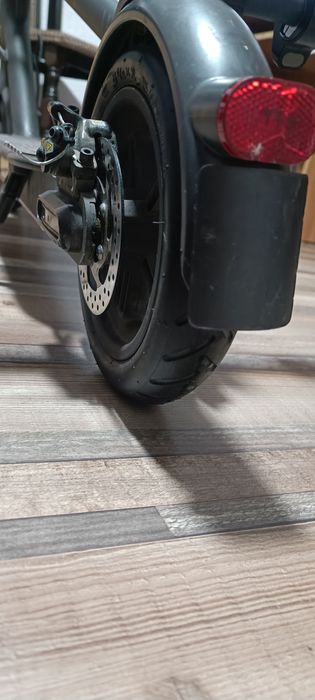 Vând trotineta electrica Xiaomi 1s