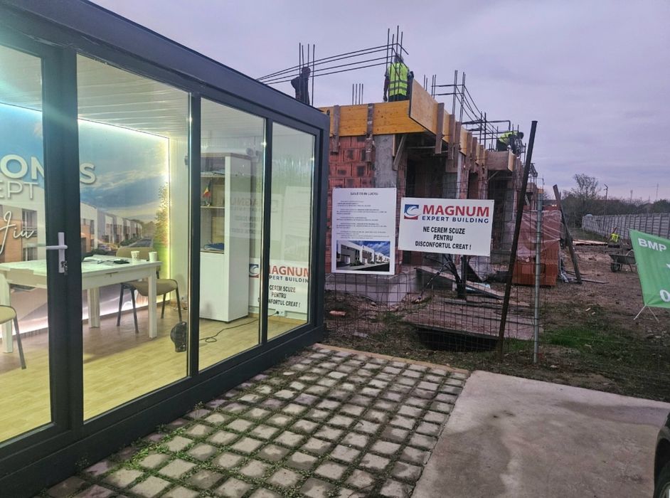 White Homes Concept!

   Ansamblu de căsuțe însiruite, situat in Tg -J