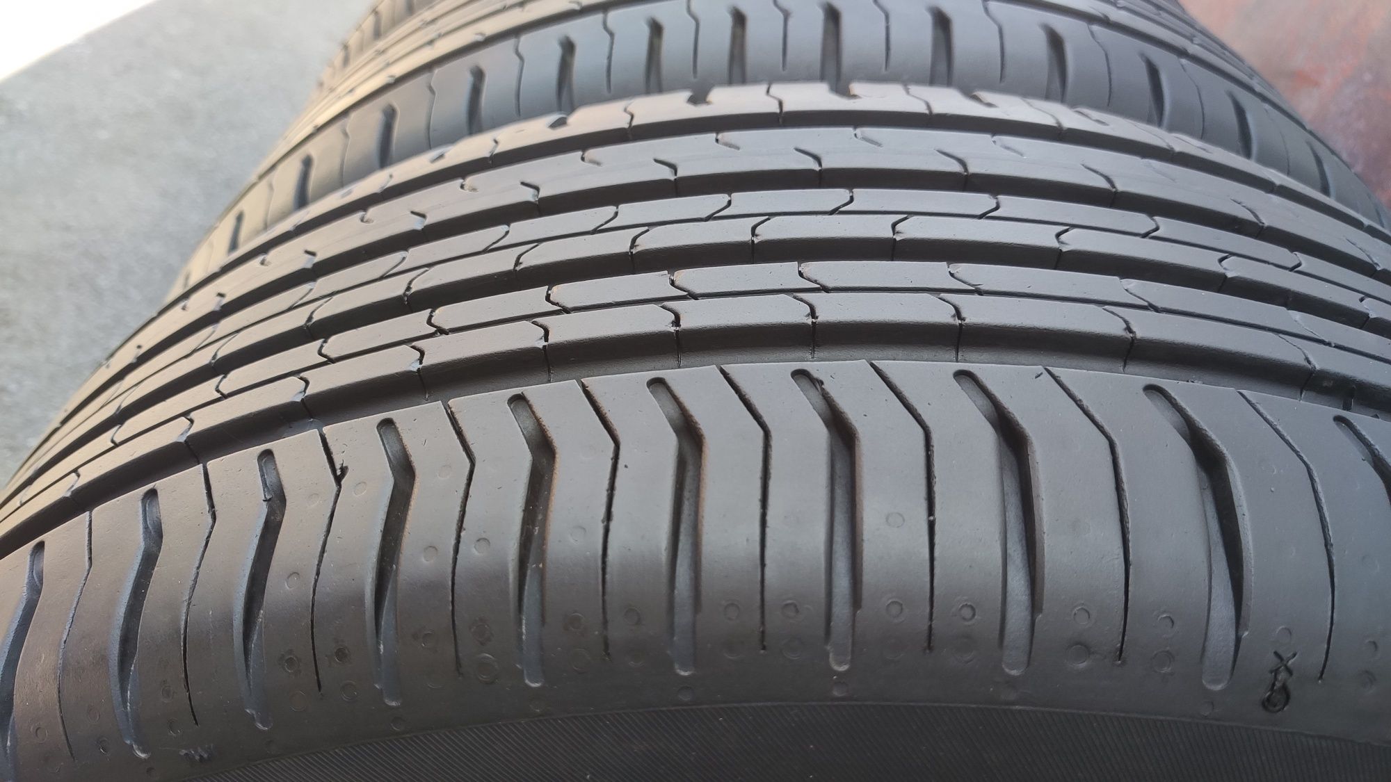 4бр. летни гуми 215/55/17 Continental Eco Contact 5, dot23 
dot23
7.8m