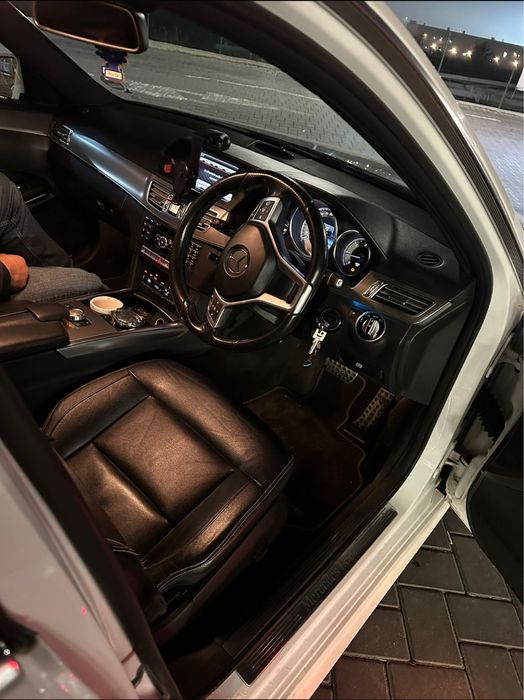 Vând/Schimb Mercedes E220d AMG EDITION 2015 pe dreapta