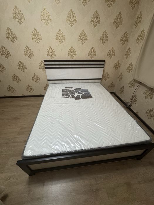 Двухспальная кровать