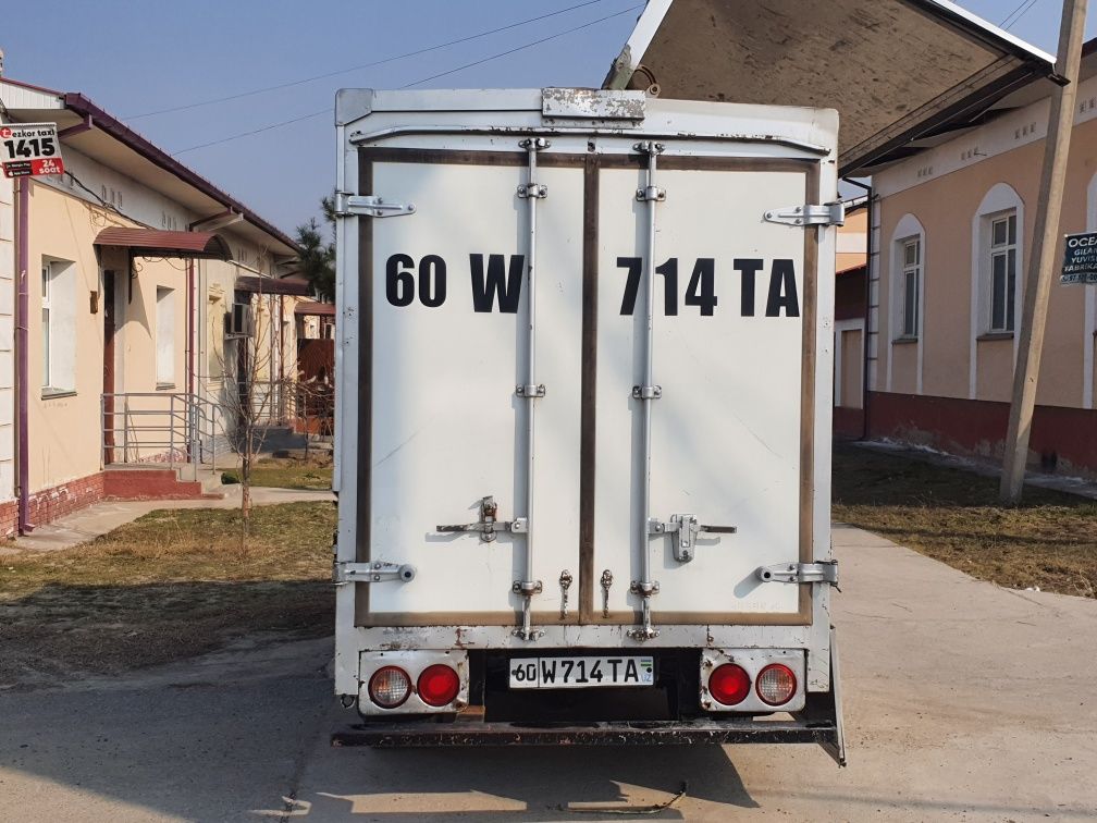 Mashina Kia bongo