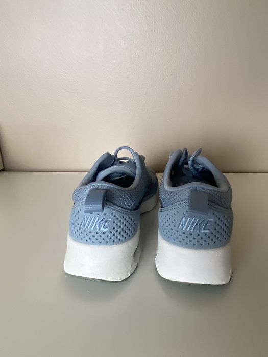 Nike Air Thea от плат и мрежа