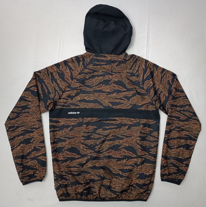 Adidas Originals Camouflage Windbreaker Jacket оригинално яке M Адидас