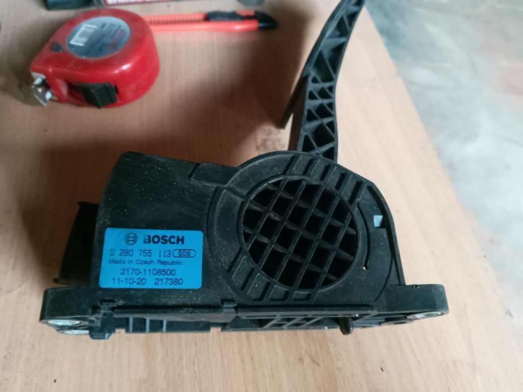 Электронная педаль газа Bosch на Приору