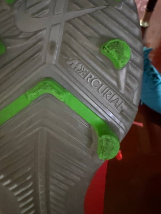 Продаются бутсы Nike Mercurial оригинал б/у как новые