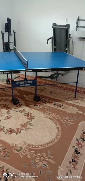 Тенниссный стол.