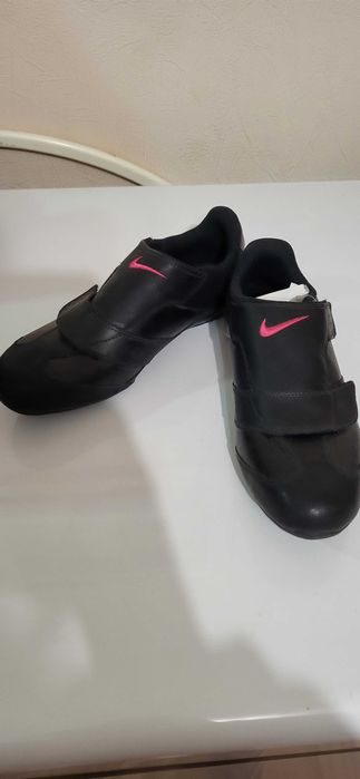 Кроссовки женские Nike