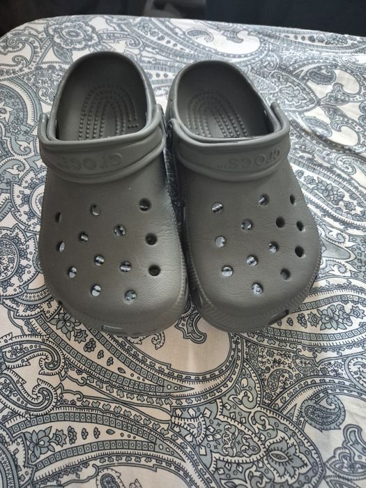 Papuci crocs j1 , măr 32-33