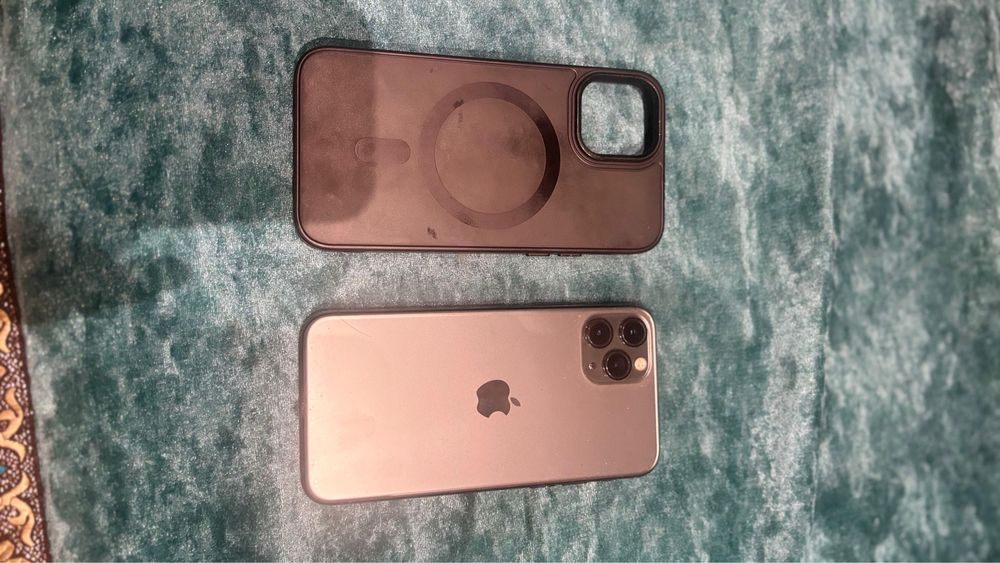 Айфон 11 про в хорошем состоянии