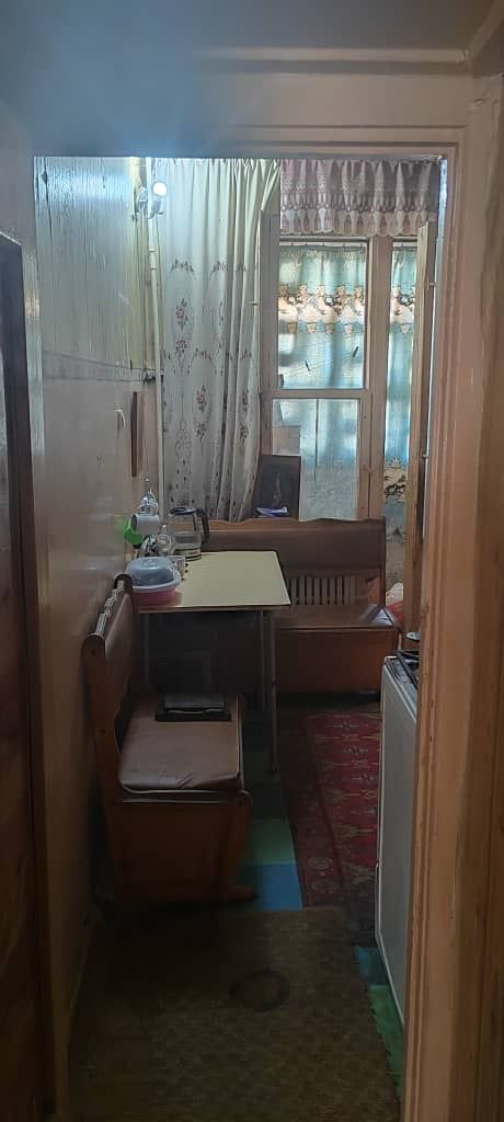 Продаеться квартира 6мк 9дом на 1 этаже 2х комнатная