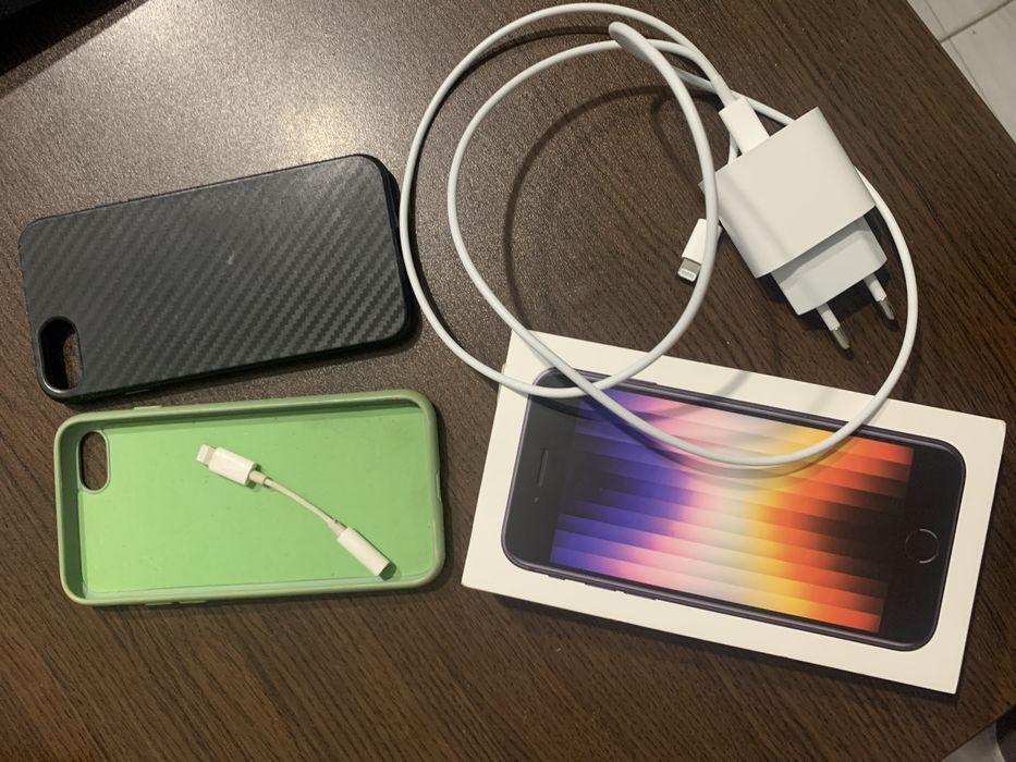 iphone SE 3   SE 2022    + зарядно fast charge 2 калъфа