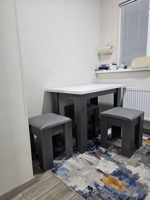 Продаётся кухонный мебель