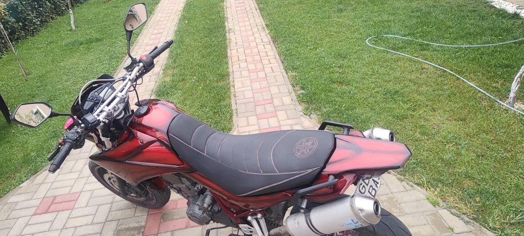 motocicleta Yamaha xt660