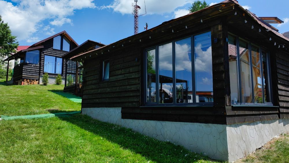 Cabana   în  Mtii Parâng . Zona Rusu