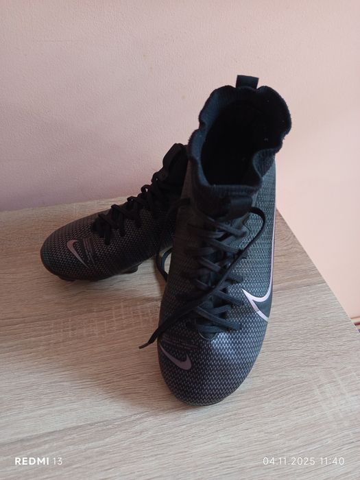 Детски футболни обувки Nike