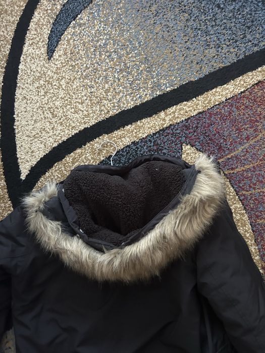Vand geaca de iarna cu gluga de blana