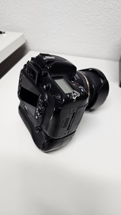 Nikon D610+ Grip + Tamron 24-70 2.8 - Perfect Functional
