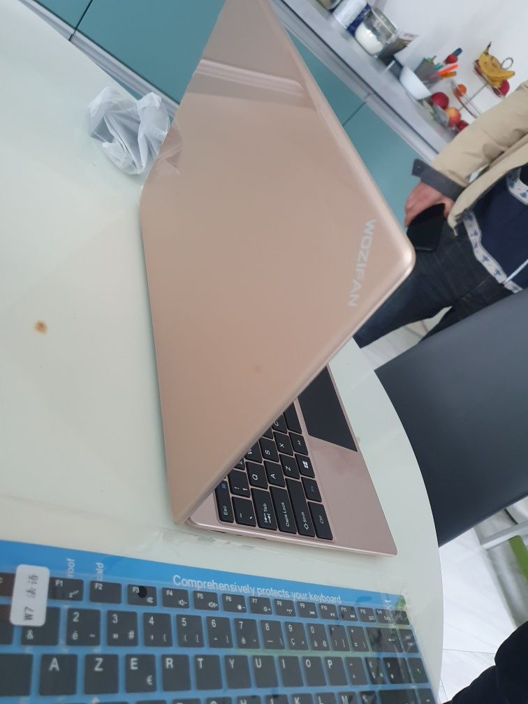 Laptop 14" 6GB RAM 256GB ROM Win 11 Full Metal Dual Core, gold