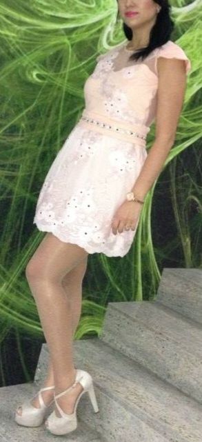 Rochie scurta roz deschis dantela