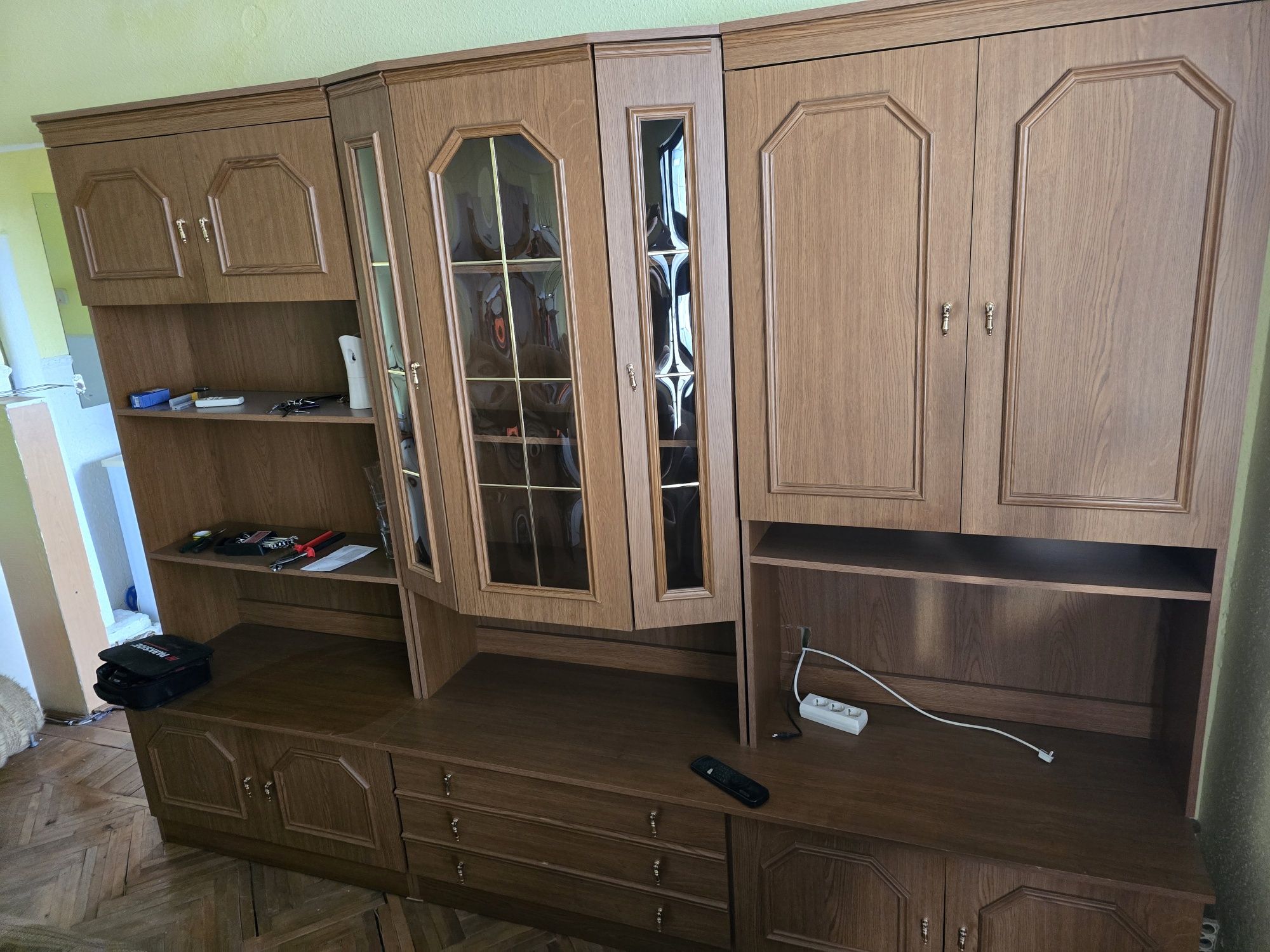 Vand mobila living