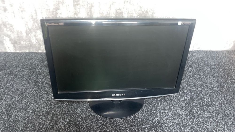 Монитор Samsung