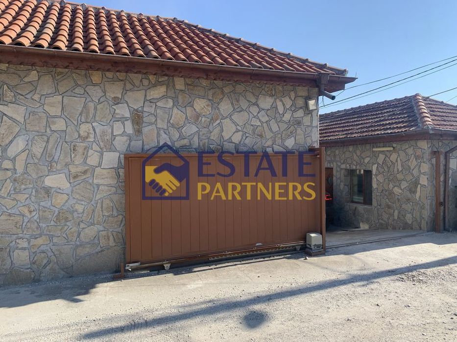 Къща в Пловдив, област-с.Дълбок извор площ 230 цена 207000