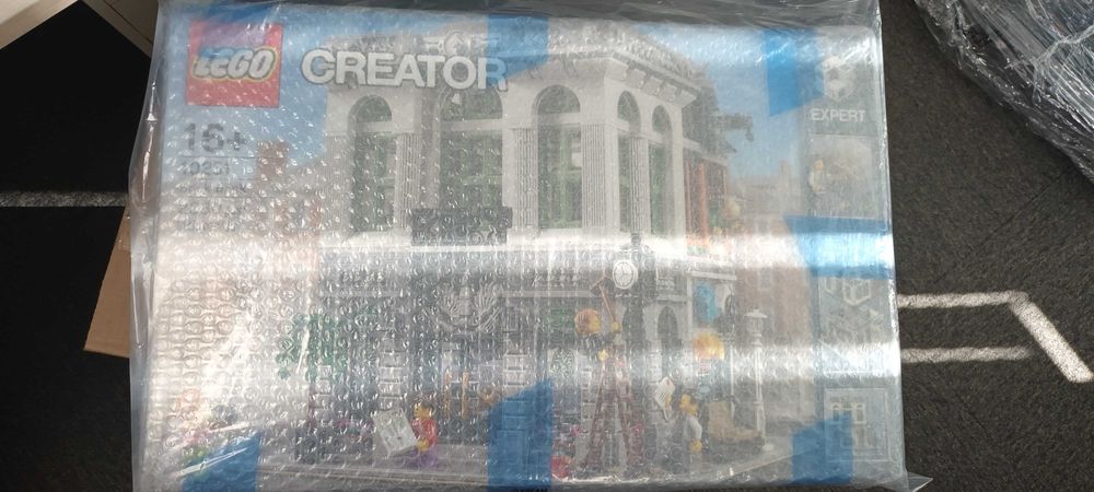 Продавам Lego 10251 Brick Bank