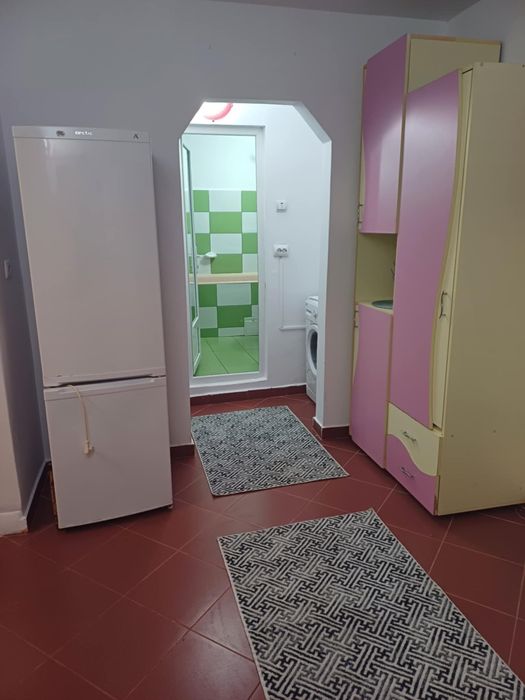 Inchiriez Apartament 2 camere decomandat