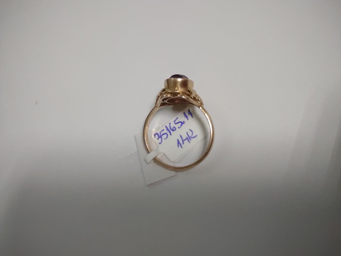 Inel piatra mov aur 14k(efn)