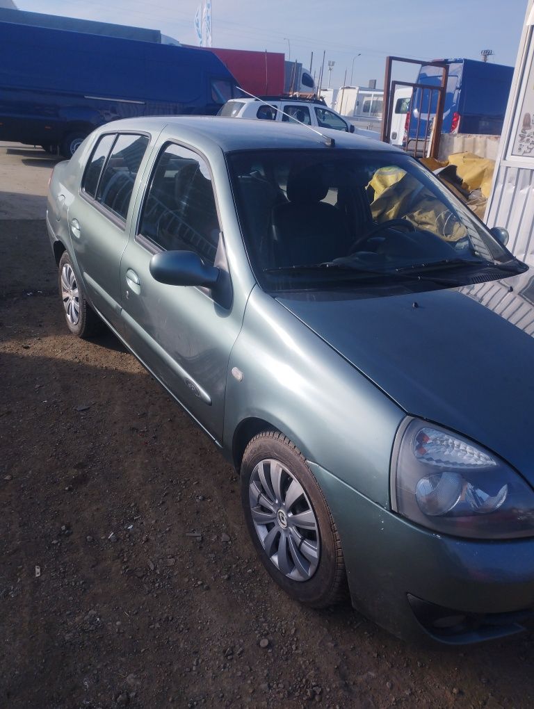 Dezmembrez Renault Clio simbol 2009 1.5dci euro 4