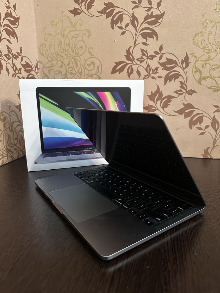 Macbook Pro 2022 M2