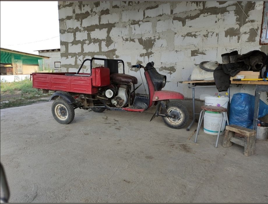 Мотороллер муравей мопед