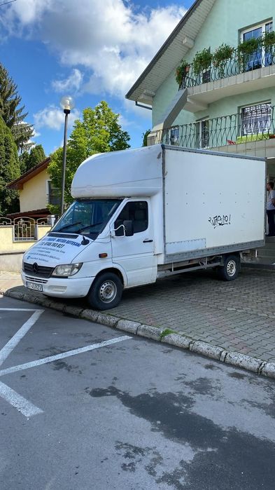 Oferim servicii de transport cu dube inchise