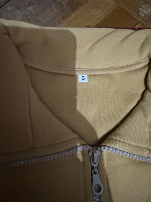 Bluza cu fermoar noua cu eticheta mar s