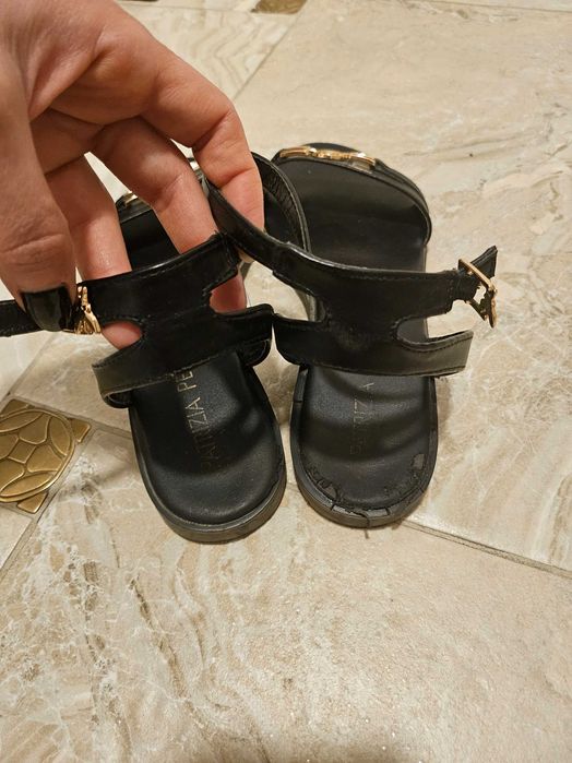 Дамски сандали с каишки на платформа и дамски сандали Bershka