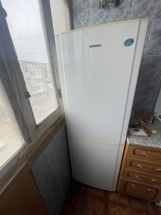 29 дек., 16:51 Продам холодильник Самсунг работает ОТЛИЧНО