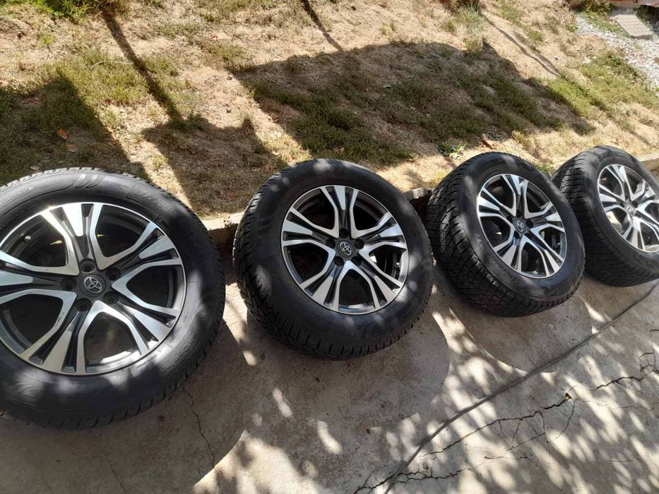 Оригинални джанти 5х114.3х17 с гуми 225/65/17 за Toyota Rav4