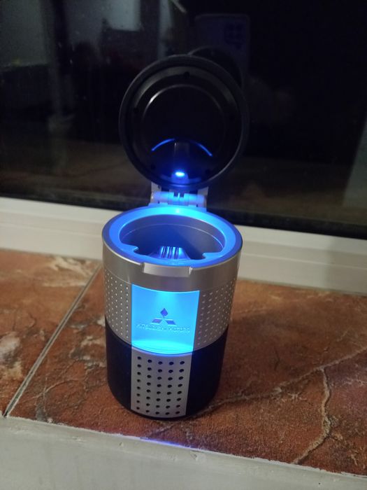 Mitsubishi Scrumiera cu,fara led albastru,noi,MÂNERE Susținere,filme