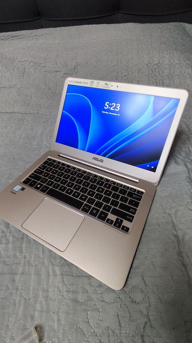 Asus ZenBook UX305