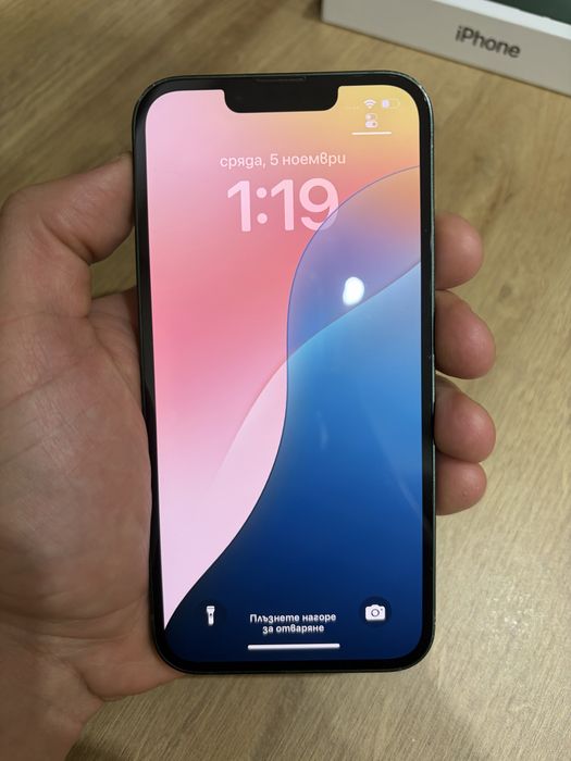 Продавам Iphone 13 64GB